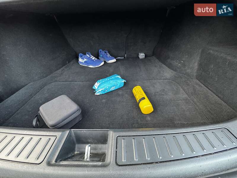 Лифтбек Tesla Model S 2018 в Луцке фото 14 Лифтбек Tesla Model S 2018 в Луцке