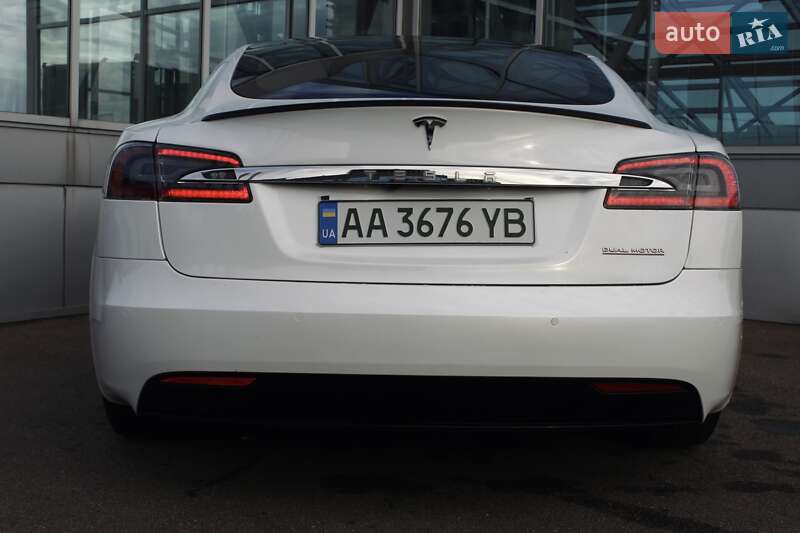 Лифтбек Tesla Model S 2019 в Киеве