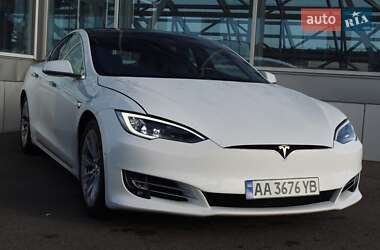 Лифтбек Tesla Model S 2019 в Киеве