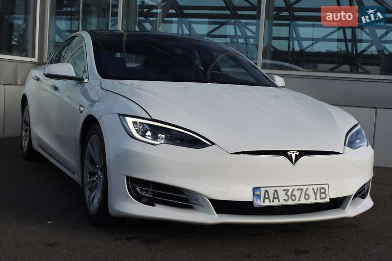 Tesla Model S 2019