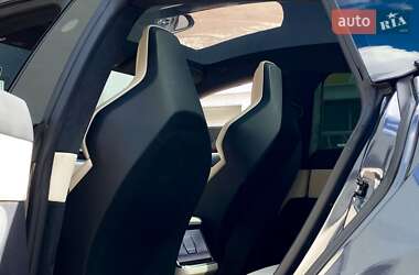Ліфтбек Tesla Model S 2024 в 