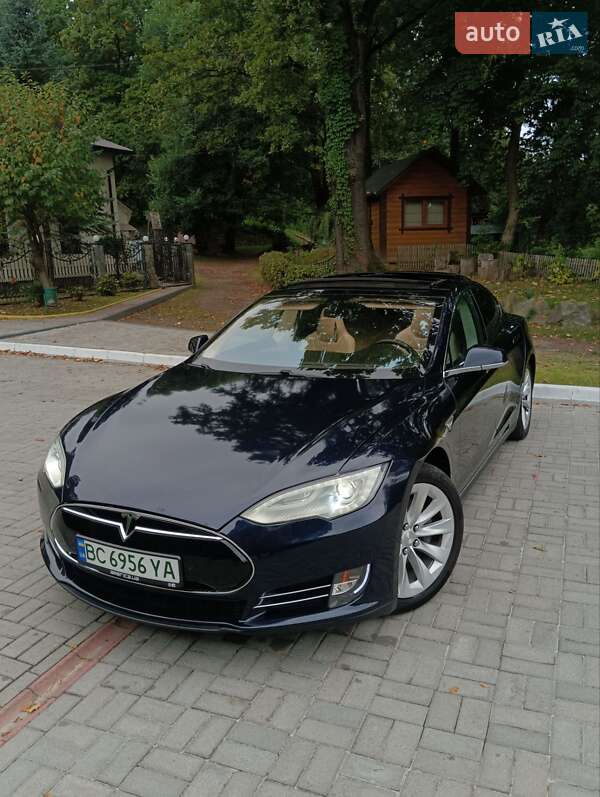 Tesla Model S 2013