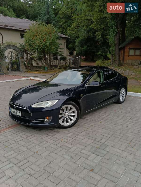 Лифтбек Tesla Model S 2013 в Дрогобыче
