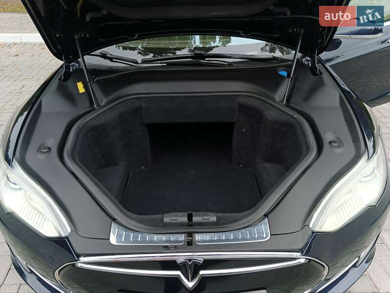 Лифтбек Tesla Model S 2013 в Дрогобыче