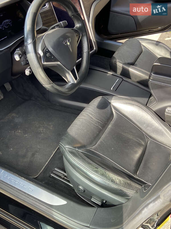 Ліфтбек Tesla Model S 2016 в Здолбуніві