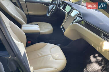 Ліфтбек Tesla Model S 2014 в 
