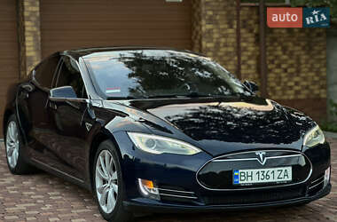 Лифтбек Tesla Model S 2014 в 