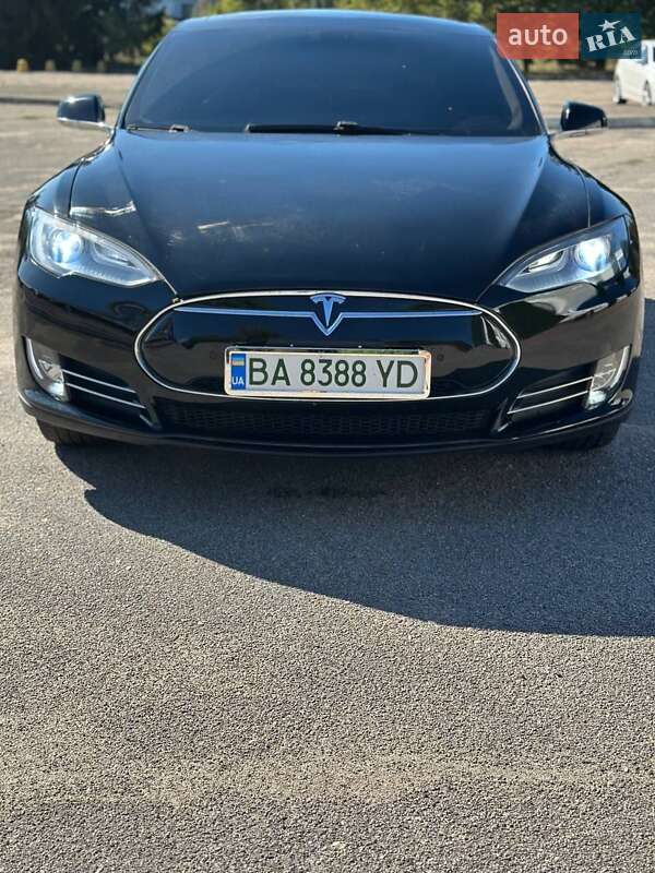 Ліфтбек Tesla Model S 2014 в Кропивницькому