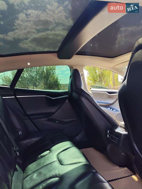 Ліфтбек Tesla Model S 2014 в Кропивницькому