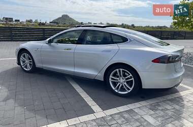 Лифтбек Tesla Model S 2014 в 