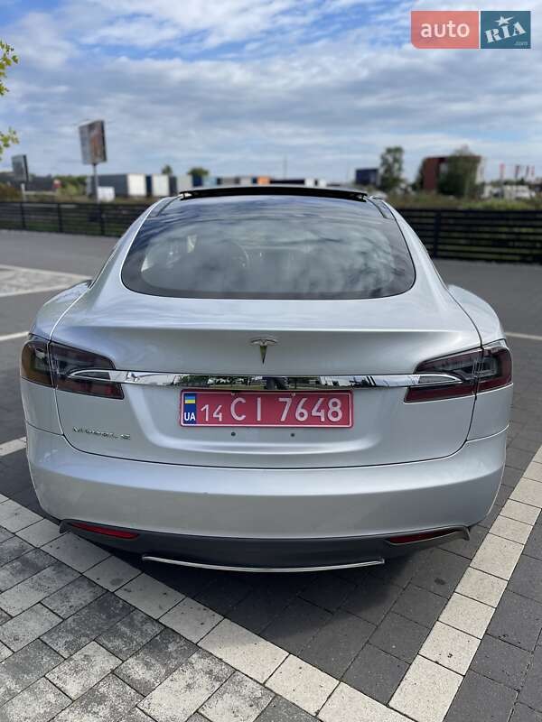 Ліфтбек Tesla Model S 2014 в Мукачевому