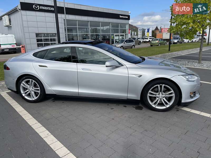 Ліфтбек Tesla Model S 2014 в Мукачевому