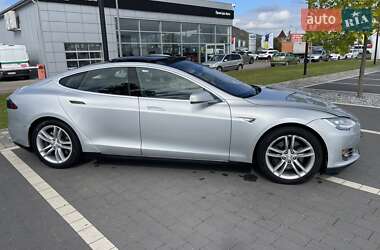 Лифтбек Tesla Model S 2014 в 