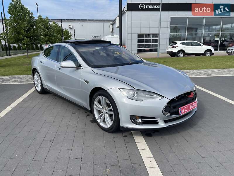Ліфтбек Tesla Model S 2014 в Мукачевому