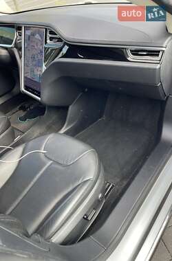 Лифтбек Tesla Model S 2014 в 