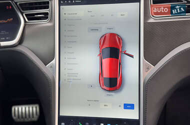 Лифтбек Tesla Model S 2015 в 