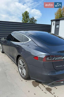 Ліфтбек Tesla Model S 2014 в 