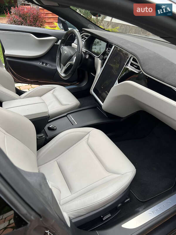 Лифтбек Tesla Model S 2016 в Хмельнике фото 6 Лифтбек Tesla Model S 2016 в Хмельнике