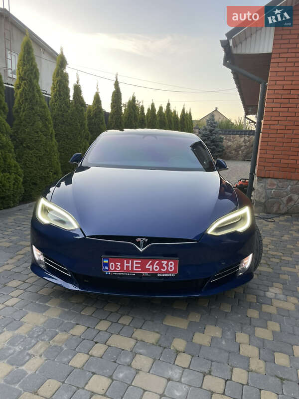 Ліфтбек Tesla Model S 2018 в 