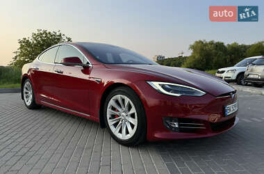 Лифтбек Tesla Model S 2016 в 