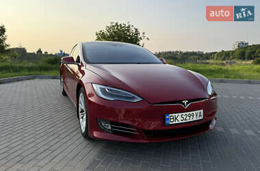 Лифтбек Tesla Model S 2016 в 