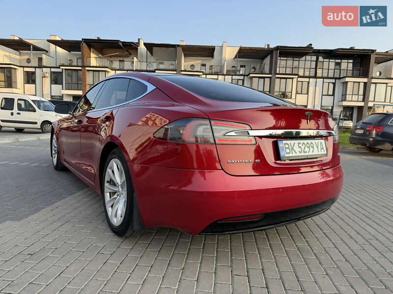 Лифтбек Tesla Model S 2016 в Ровно