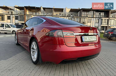 Лифтбек Tesla Model S 2016 в 