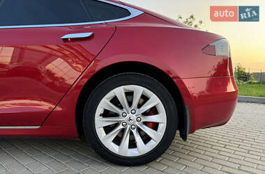 Лифтбек Tesla Model S 2016 в 