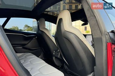 Лифтбек Tesla Model S 2016 в 
