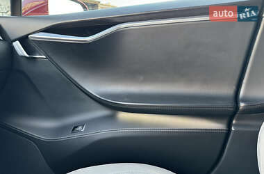 Лифтбек Tesla Model S 2016 в 