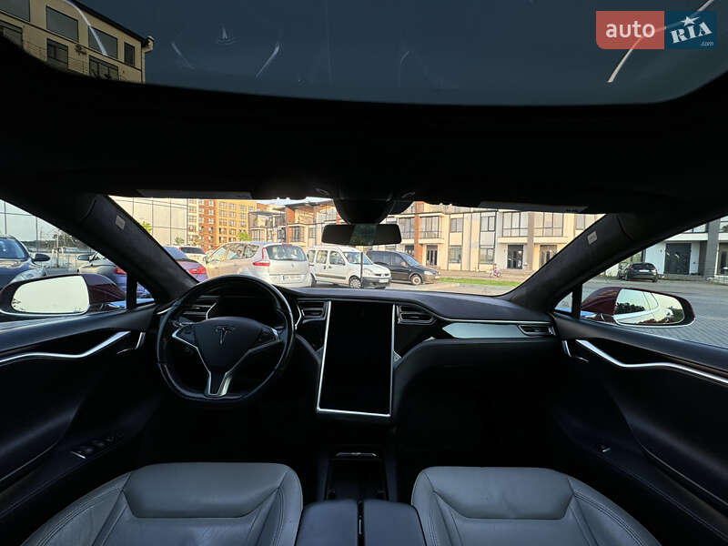 Лифтбек Tesla Model S 2016 в Ровно