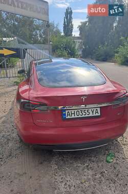 Ліфтбек Tesla Model S 2015 в Миргороді