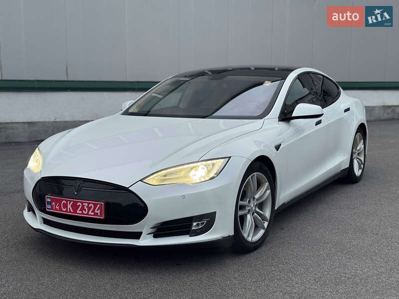 Лифтбек Tesla Model S 2014 в Виннице