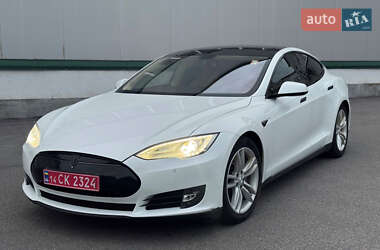 Лифтбек Tesla Model S 2014 в 