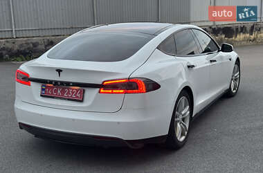 Лифтбек Tesla Model S 2014 в 