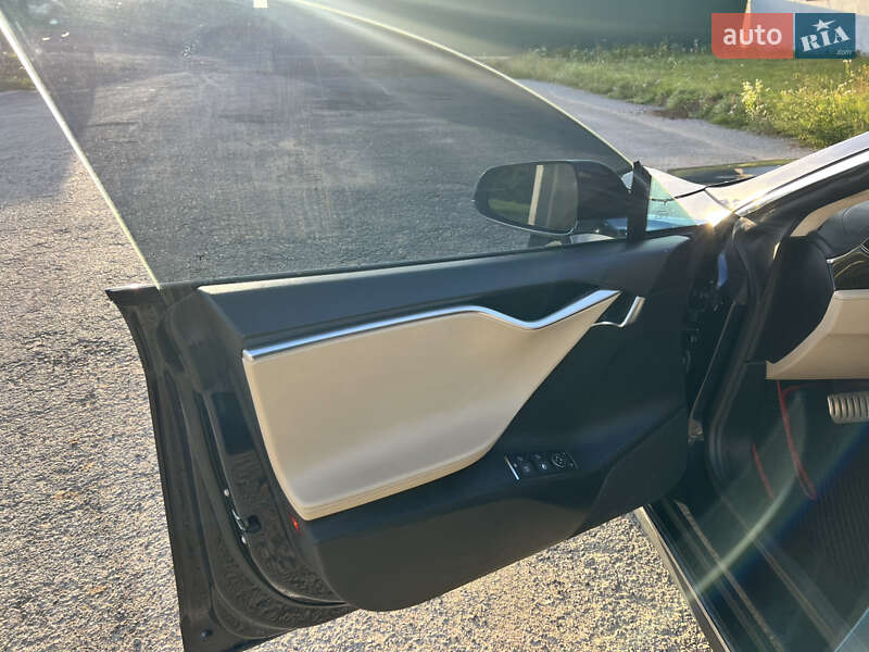 Лифтбек Tesla Model S 2013 в Тернополе