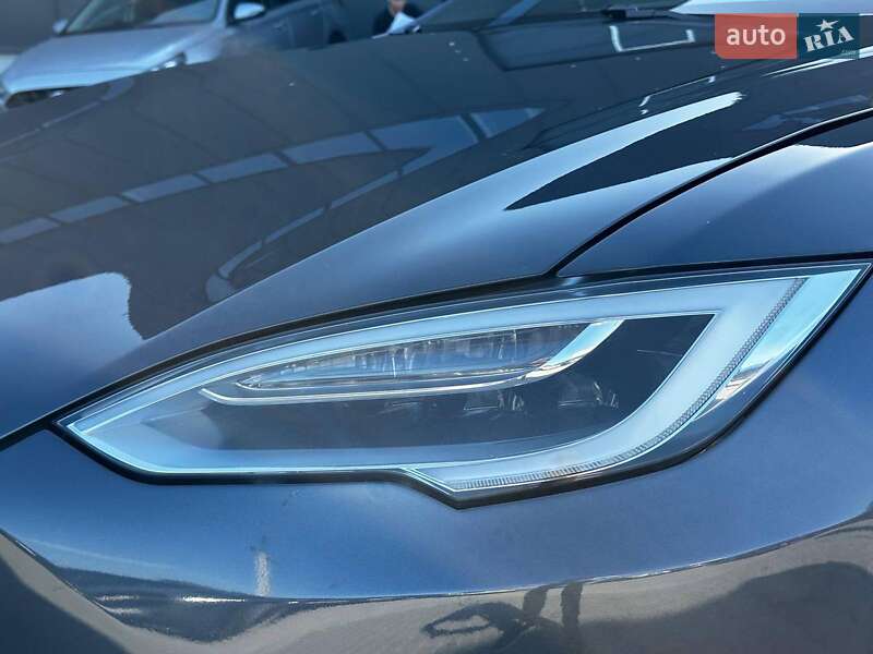 Ліфтбек Tesla Model S 2018 в Львові