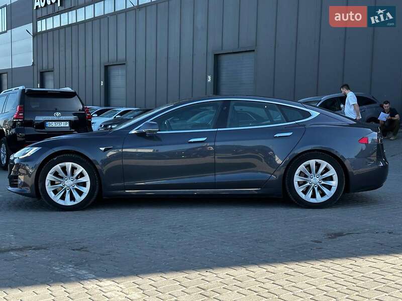 Ліфтбек Tesla Model S 2018 в Львові