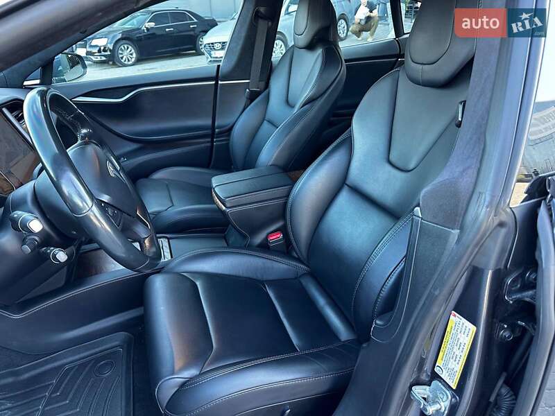 Ліфтбек Tesla Model S 2018 в Львові