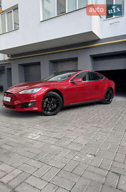 Лифтбек Tesla Model S 2014 в 