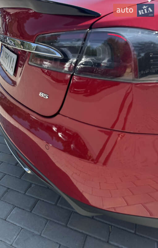 Ліфтбек Tesla Model S 2014 в Черкасах