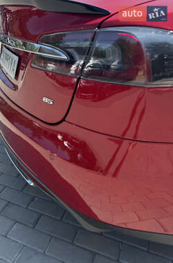 Лифтбек Tesla Model S 2014 в 
