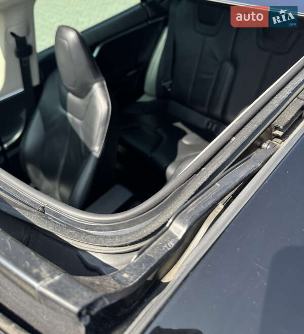 Ліфтбек Tesla Model S 2014 в Черкасах