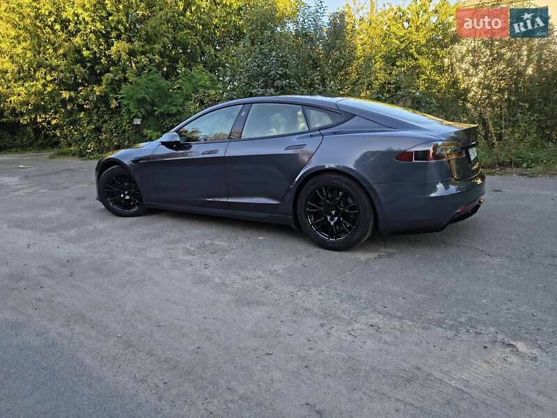 Лифтбек Tesla Model S 2021 в Фастове