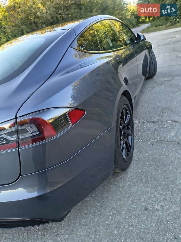 Лифтбек Tesla Model S 2021 в Фастове