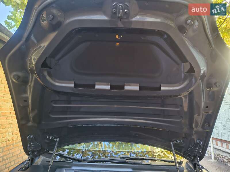 Лифтбек Tesla Model S 2021 в Фастове