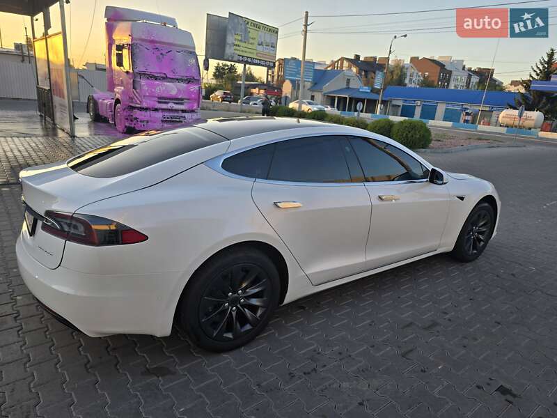 Ліфтбек Tesla Model S 2019 в Києві