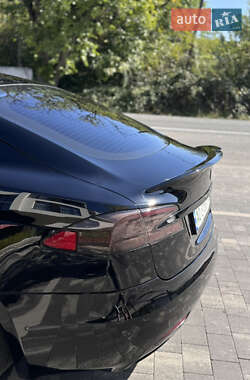 Лифтбек Tesla Model S 2016 в 
