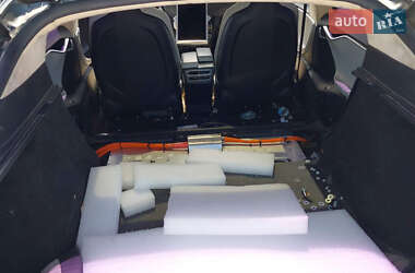 Лифтбек Tesla Model S 2013 в 