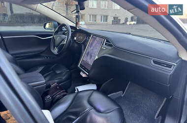 Лифтбек Tesla Model S 2014 в 